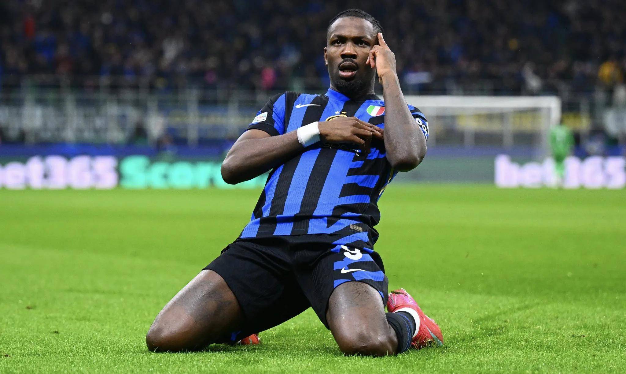 集结日国际米兰豪取连胜——荷甲节点到来；话题不断；临场指挥获称赞的简单介绍