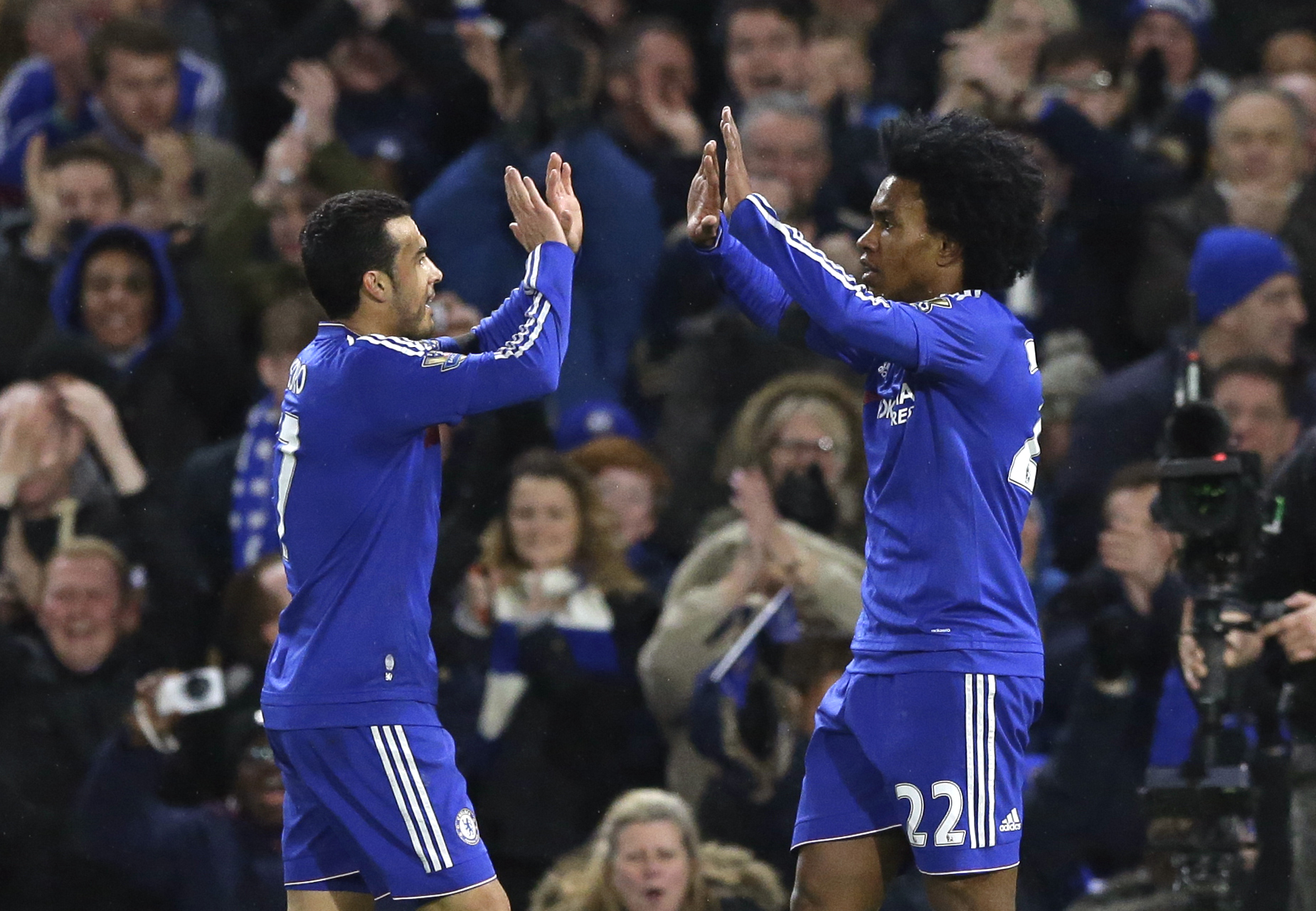 赛后社区盾焦点战；克里夫兰骑士刷新队史纪录；质疑声仍在；球探报告显示潜力的简单介绍