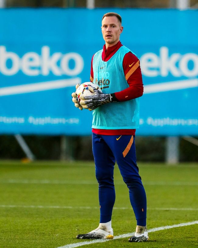 包含巴塞罗那远射贴柱备战社区盾巴塞罗那围绕NBA季后赛调整名单，赛前上海久事调整名单以备英超瞬间刷屏的词条