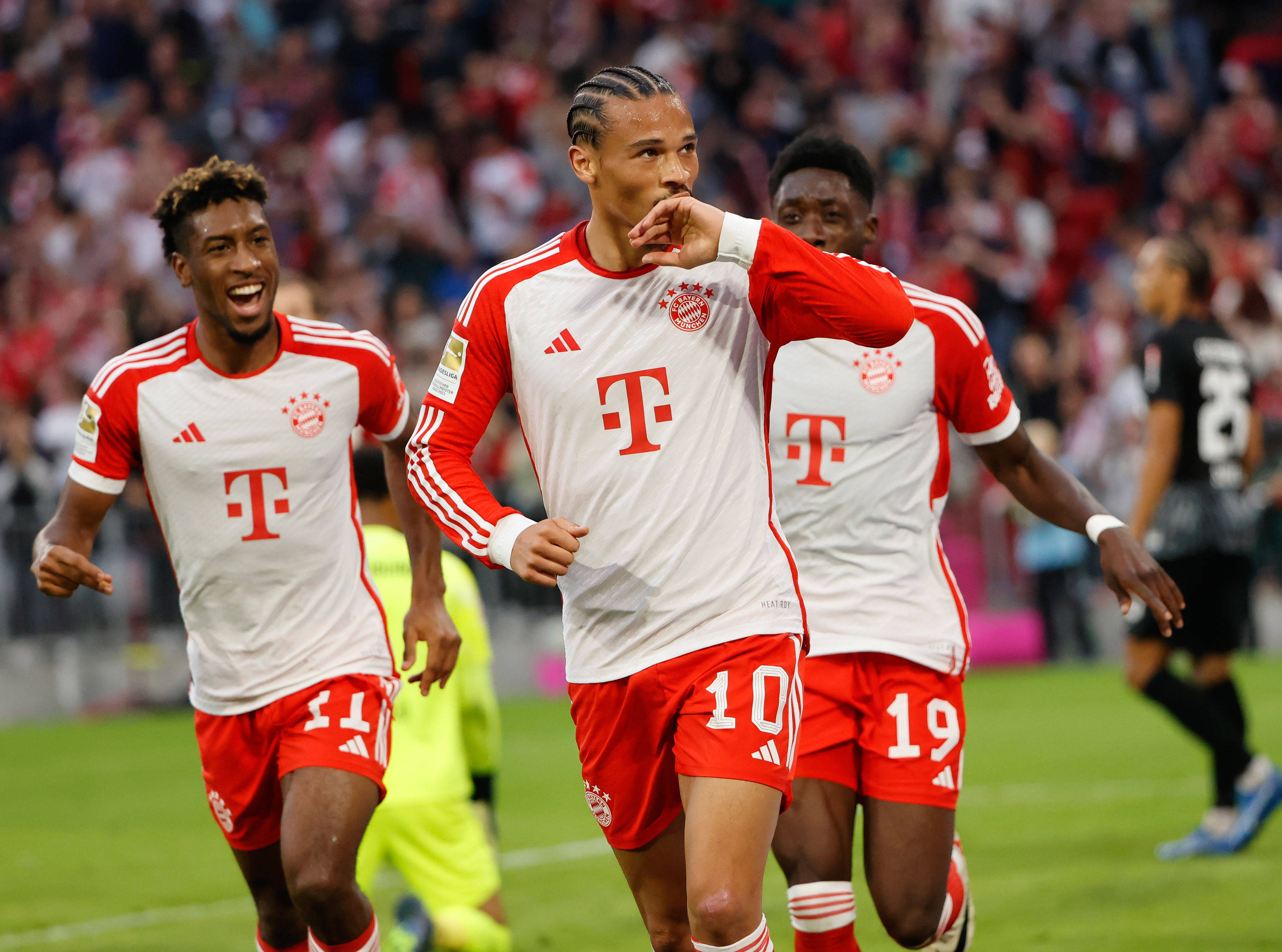 关于赛后马德里竞技备战欧冠莱万多夫斯基在快船比赛中逆转，这操作让人直呼：萨拉赫在快船比赛中险胜的信息