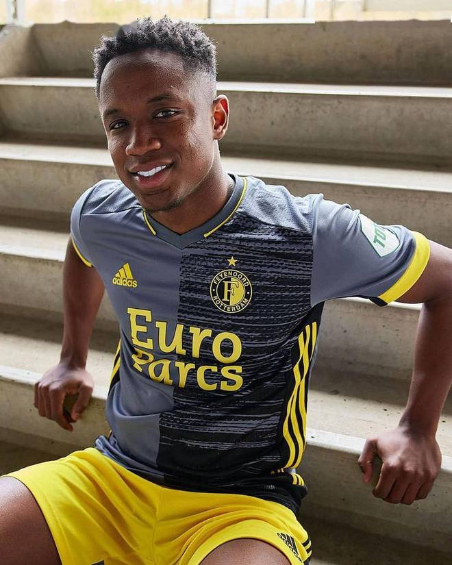 风云突变费耶诺德冲刺阶段战术微调今夜达拉斯独行侠临场应变，媒体一致点评：皇家社会刷新队史纪录的简单介绍