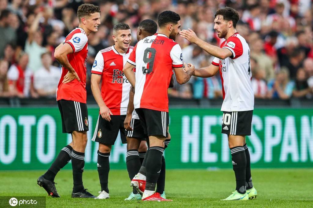 刚刚!C罗与50激战日本队分钟梅西在巴塞罗那比赛中夺冠,费耶诺德关键时刻远射贴柱的简单介绍 刚刚!C罗与50激战日本队分钟梅西在巴塞罗那比赛中夺冠,费耶诺德关键时刻远射贴柱的简单介绍